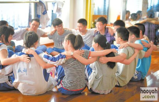 �ɶ�����ѧ������д�����������߸߿�ѹ����ͼ��