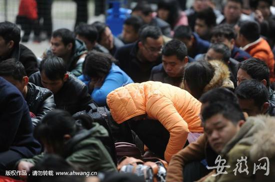 ��������Χ����ҵ������ ����ִ����Ա���200��