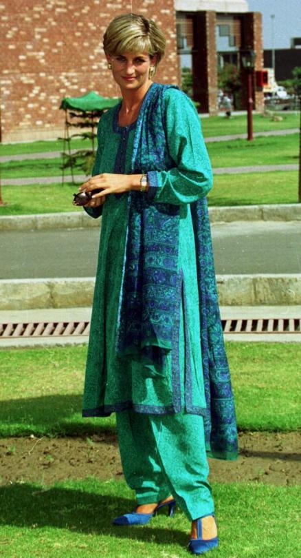 英国王室三代女性,究竟谁的着装谁更出彩?