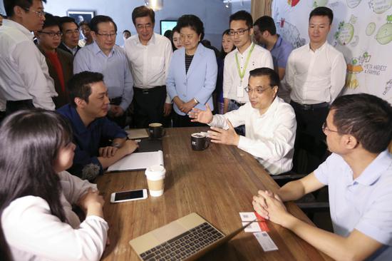 201557գǿйش崴ҵ3Wȡ˱ߺȿȱĴҵӵΧ£ĴҵܸԵĿҸ˼Ĵ⣬̾ﾫʷ׳ʣʲô뷨У֪ǴڣǴڴҵľڡͼ